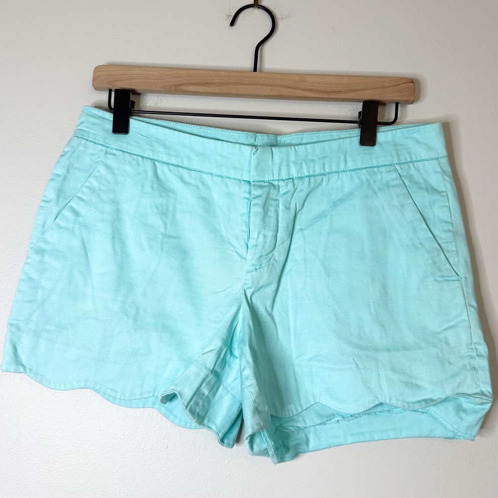 Club Monaco Mid Rise Light Aqua Scallop Hem Shorts size 6